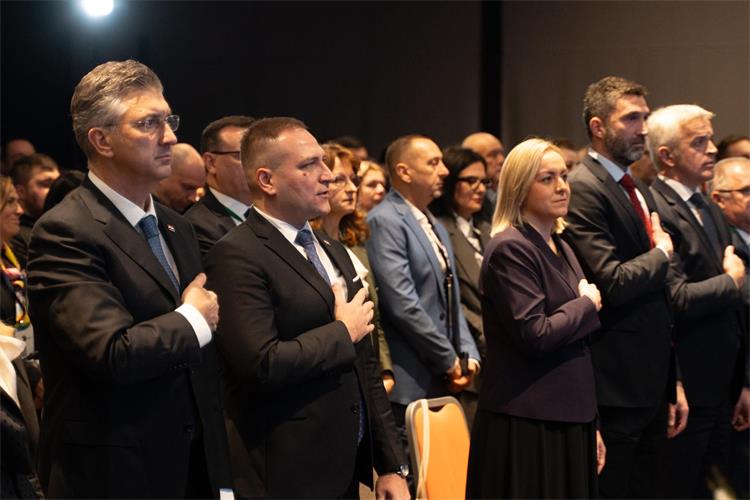 Slika /slike/Priopcenja/Galerije/gsfgewghthgsg.jpg