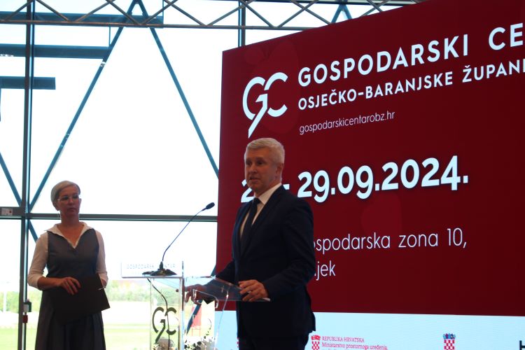 Slika /slike/Priopcenja/Majdak_Osijek_naslovna.jpg