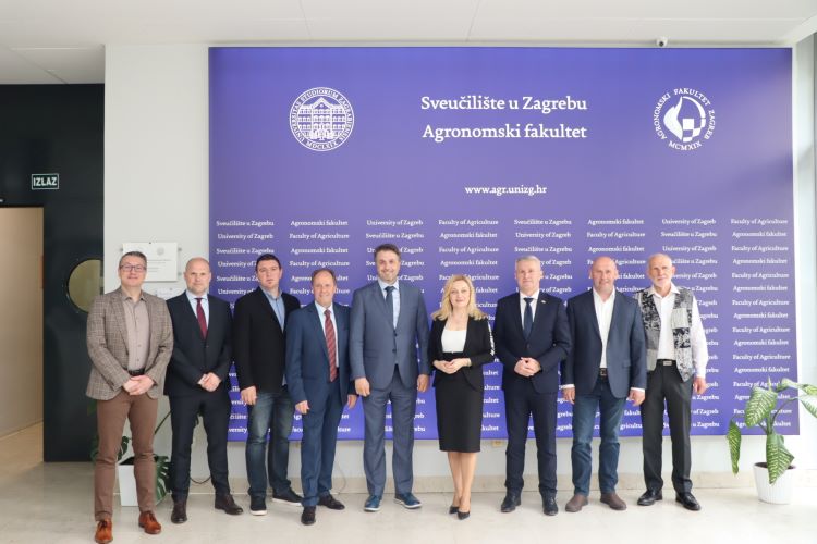 Slika /slike/Priopcenja/Majdak_naslovna.jpg