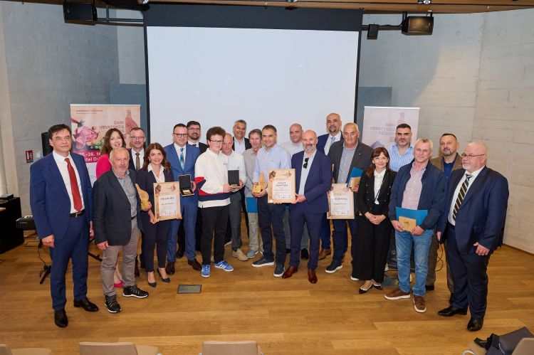 Slika /slike/Priopcenja/Pršut_naslovna.jpg