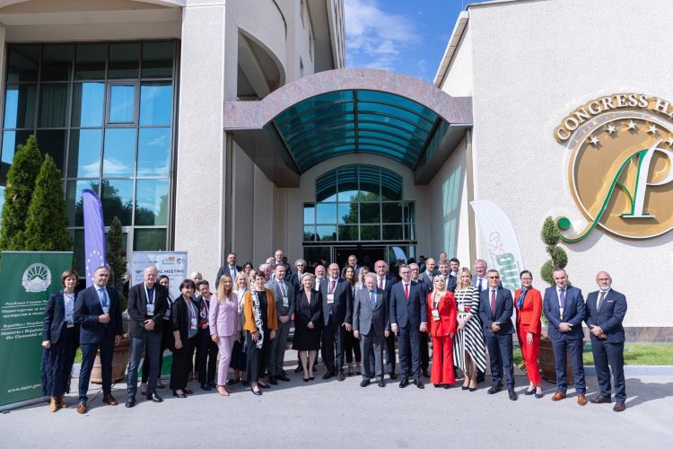 Slika /slike/Priopcenja/Tušek_objava_naslovna.jpg