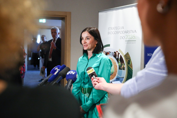 Slika /slike/Priopcenja/biogospodarstvo3-110923.jpg