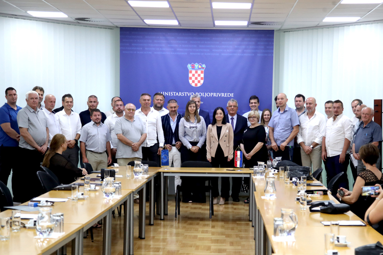 Slika /slike/Priopcenja/dodjela_ugovora_naslovna2182023.jpg