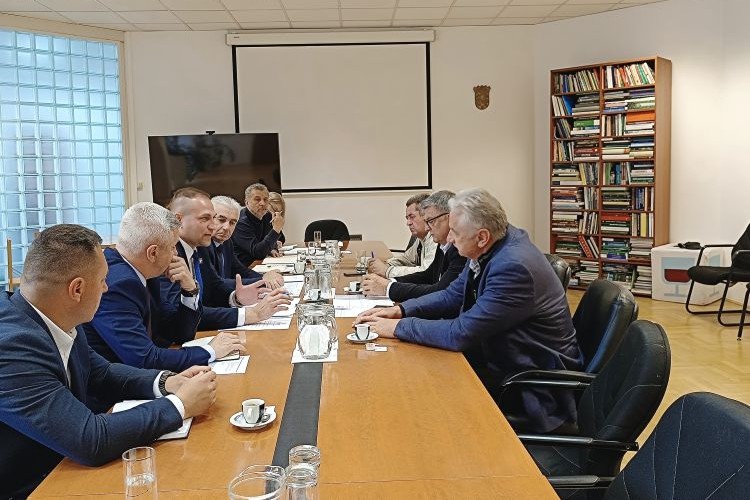 Slika /slike/Priopcenja/sastanak_voćari.jpg