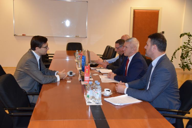 Slika /slike/Priopcenja/vel_š_naslovna.JPG